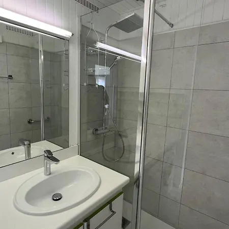 Climatise T3 Avec Piscine, Proche Et Commerces - - Fr-1-81-573 Apartment